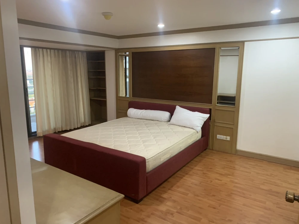 Condo for rent, Flora Ville. Spacious room with ample living space. Fully furnished with appliances. Book today! Don't delay!