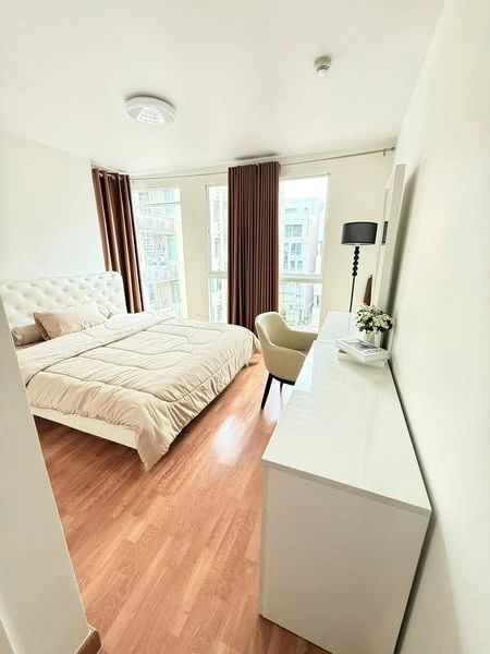 Condo for rent at Ivy Ratchada, a large, comfortable room with plenty of living space. Fully furnished, all in one place. Hurry and reserve now, don't
