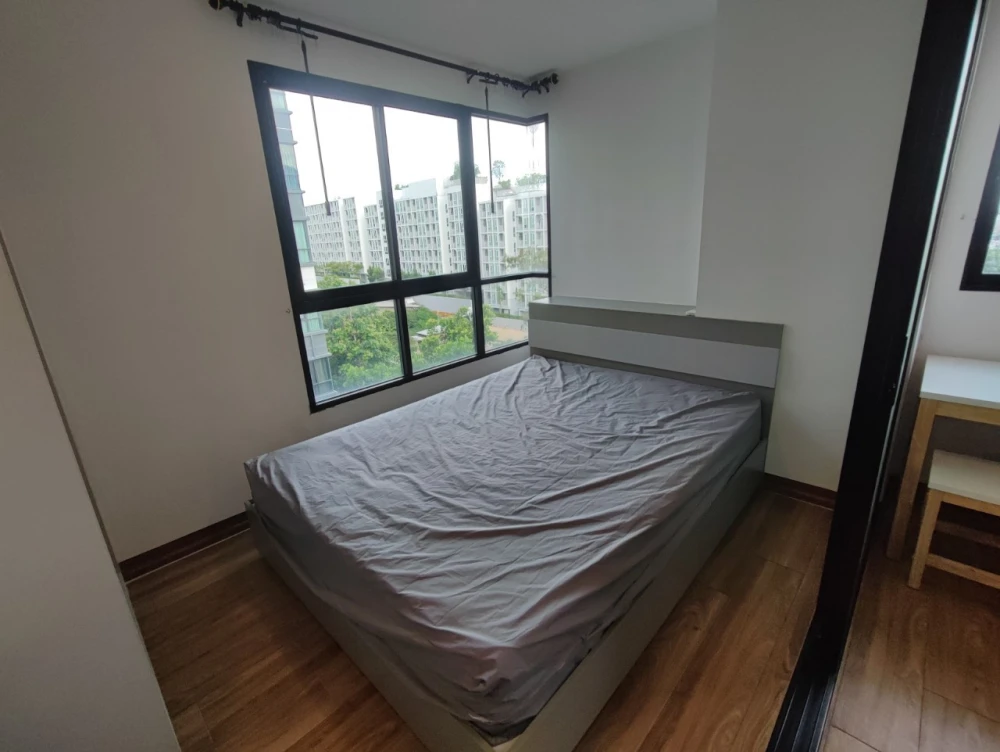 For rent: Kensington Sriracha Condo, spacious and comfortable room, fully furnished, complete with amenities. Book now before you miss out!!