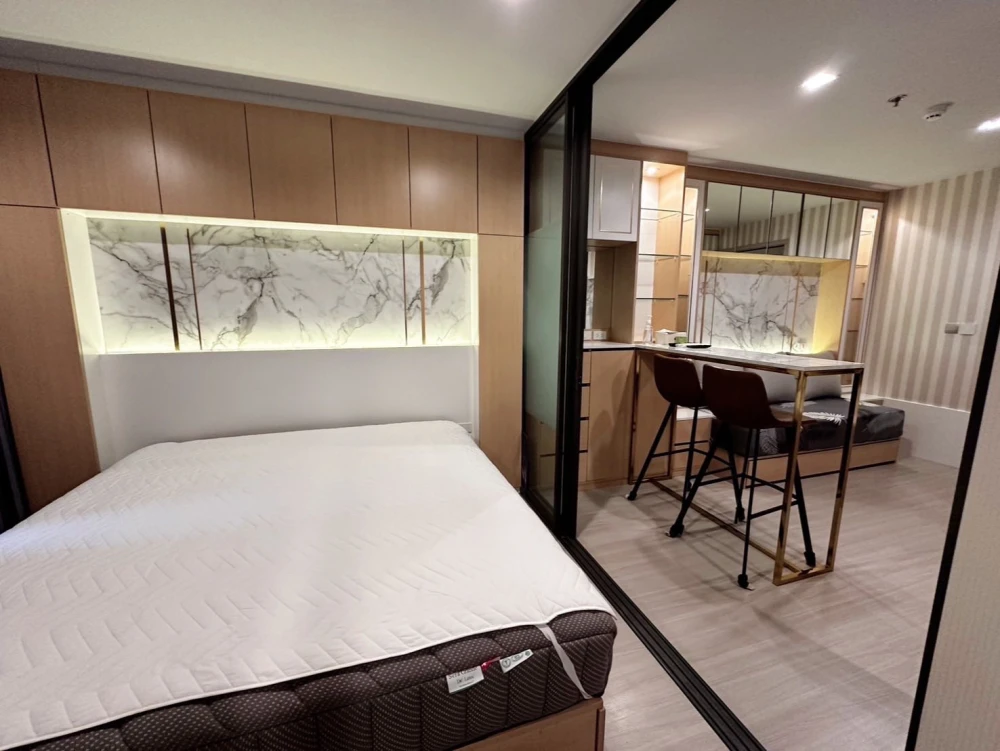 Condo for rent, Life Ladprao, spacious room, comfortable, high floor, built-in furniture, complete furniture, all here in one place, hurry and book no