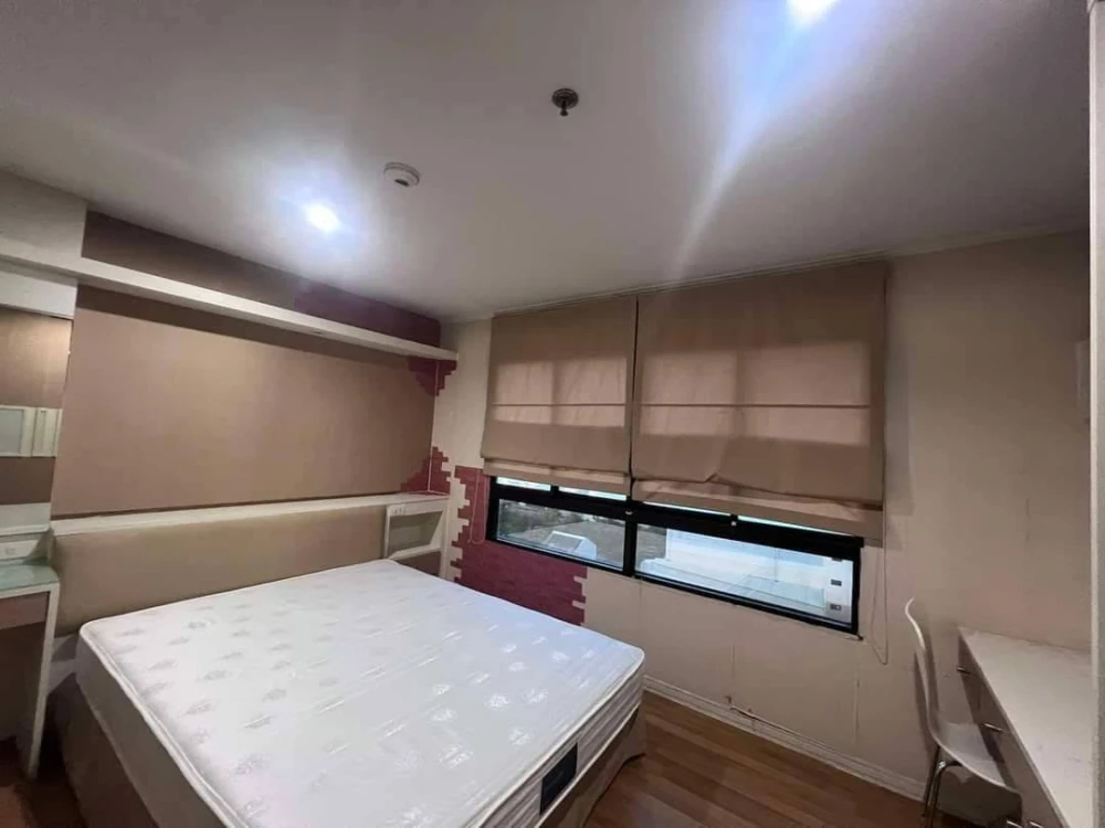 Condo for rent, Lumpini Place Rama 3 - Riverview. Spacious and comfortable unit with ample living space. Convenient and fully equipped. Book now!