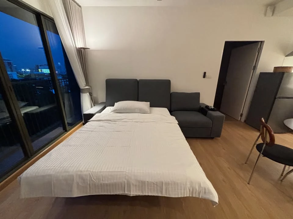 Condo for rent: Noble Solo, spacious room with plenty of usable space. Hurry and reserve now, don't miss the opportunity.