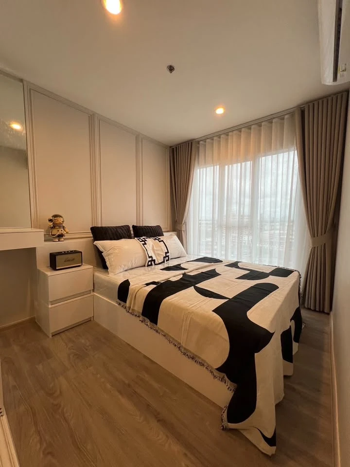 For rent: Regent Home Bangna condo. Beautifully decorated unit with high-quality built-in furniture. Excellent value. You absolutely must not miss thi