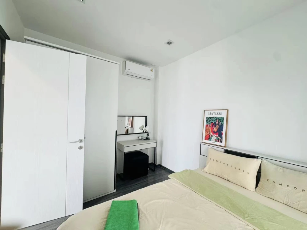 Condo for rent: The Rich Sathorn–Taksin. Large room, plenty of usable space, great value. Just bring your belongings and move in.