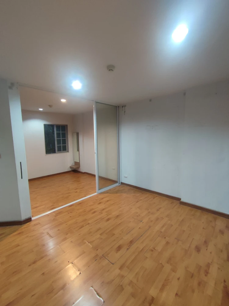 Condo for rent: Tulip Square Omnoi, empty room, reasonable price. Room decorating lovers shouldn't miss this.