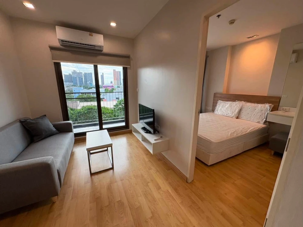For rent: Casa Condo Asoke-Din Daeng. A lovely room with complete amenities. You definitely don't want to miss this opportunity!