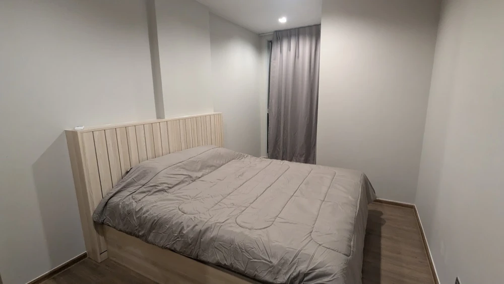For rent, Q Prasanmit, fully furnished, Japanese style, 1st floor, no hassle, use the elevator, there is a garden behind the room, urgent