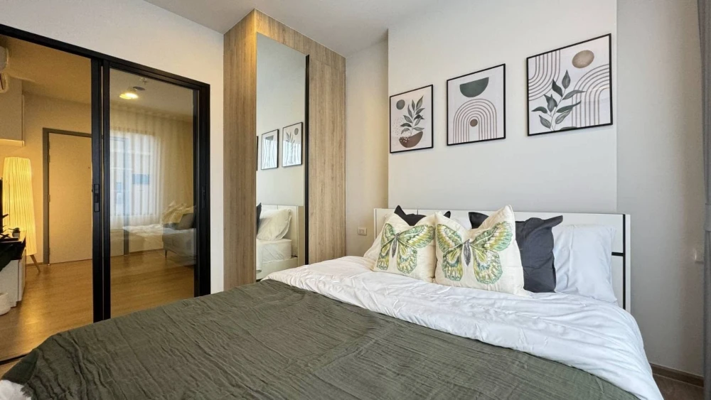 For rent: Chewathai Pinklao, beautiful condo, ready to move in, good location, fully furnished, complete electrical appliances. You will regret it if