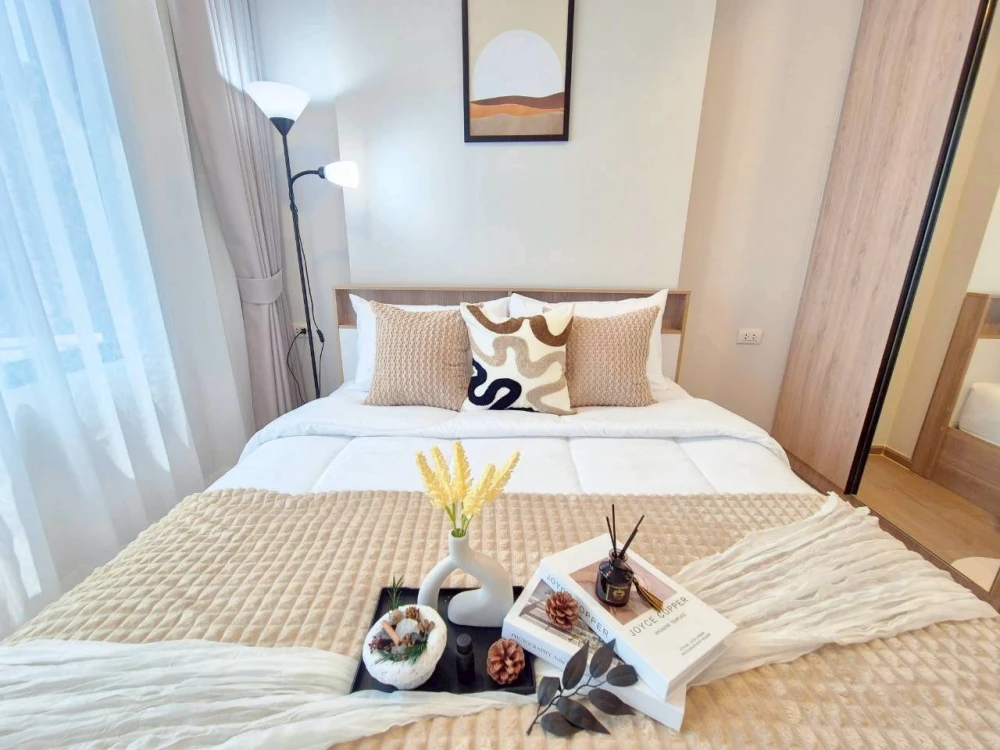 For rent: Chewathai Pinklao, high floor unit, comfortable living, fully furnished. Book now!