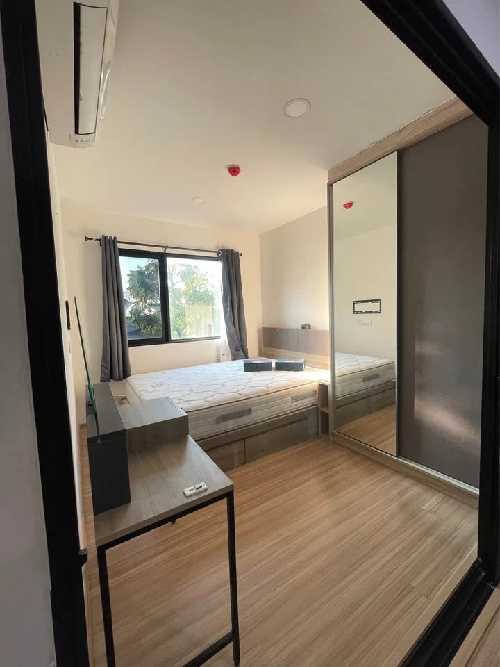 For rent: Chewathai Hallmark Lat Phrao-Chokchai 4, room on the 2nd floor, corner room and private, perfect for relaxation. Don't miss it.