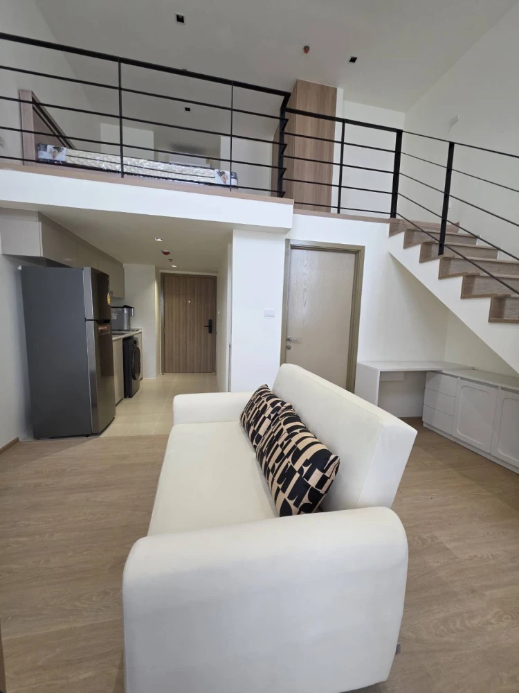 For rent: Riva Charoen Nakhon Duplex Condo. Beautiful, spacious design, comfortable living, ready to move in.