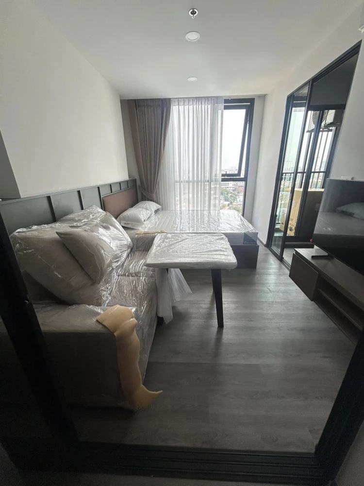 For rent: The Origin Lat Phrao-Bang Kapi, 11th floor, studio, fully furnished, hurry and reserve.