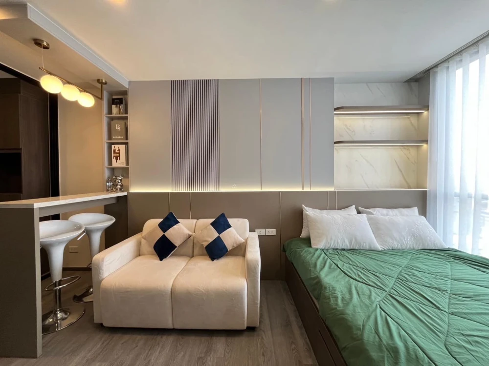 For rent: The Origin Lat Phrao-Bang Kapi, beautifully decorated with built-in furniture, fully furnished. Interested in booking now!