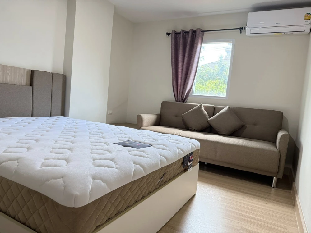 For rent: The Escape Condominium, Sukhumvit 101/1. Parking available behind the room. 1st floor. Feels like home. No need to wait for the elevator. Ve