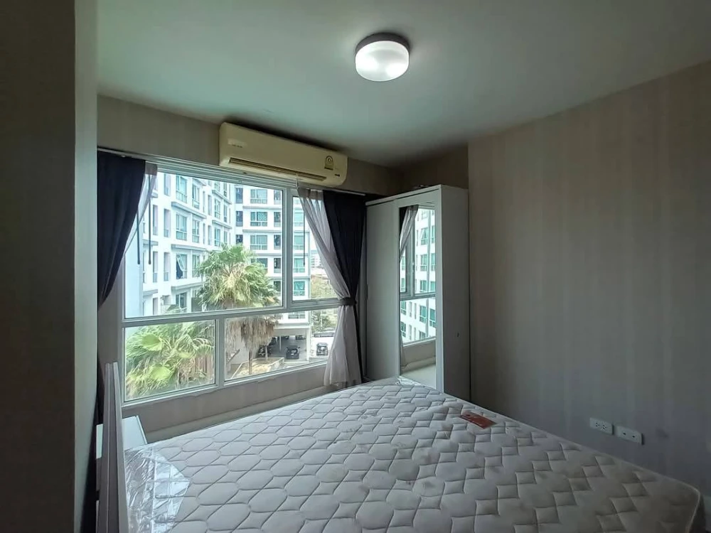 For rent: The Idol Condominium Bangsaen, fully furnished room, ready to move in. If interested, hurry and reserve now!
