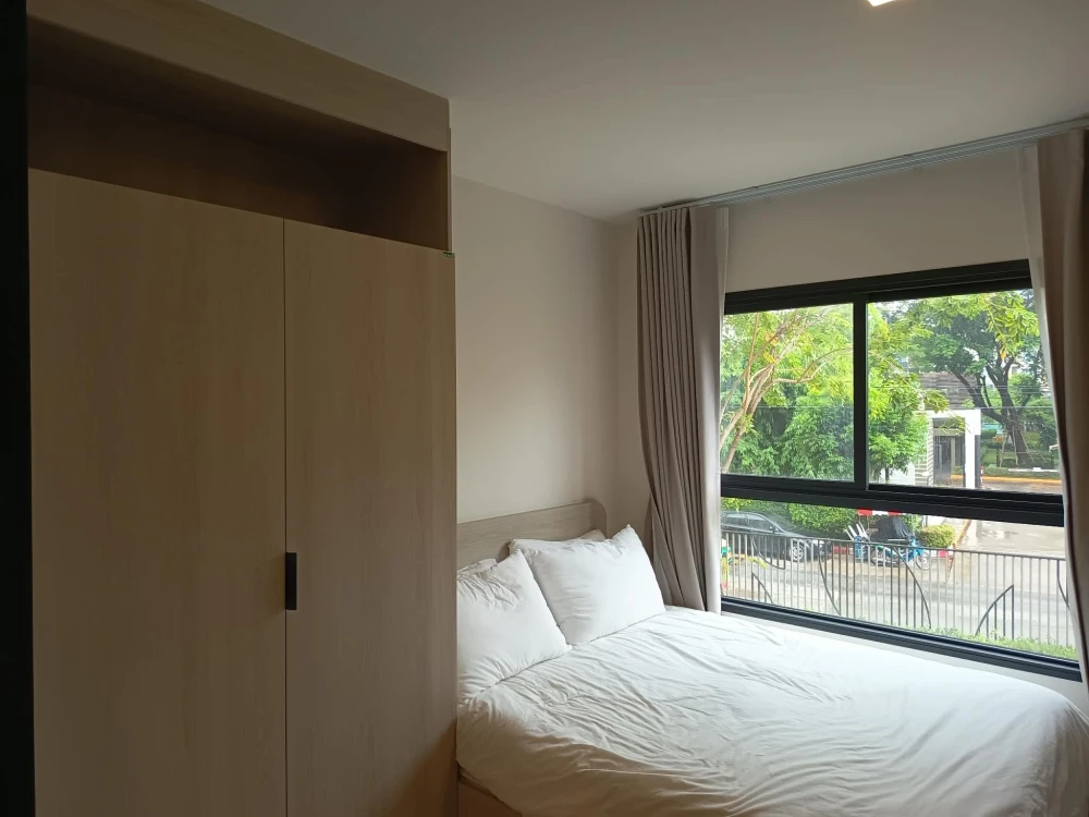 For rent: D Condo Shine Rangsit, 2nd floor, Building B. Fully furnished with appliances, ready to move in with just your suitcase.