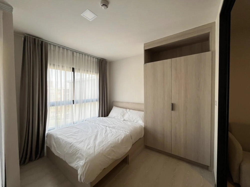 For rent: D Condo Shine Rangsit. Ready to move in, fully furnished with appliances. Book today! Don't miss this opportunity.