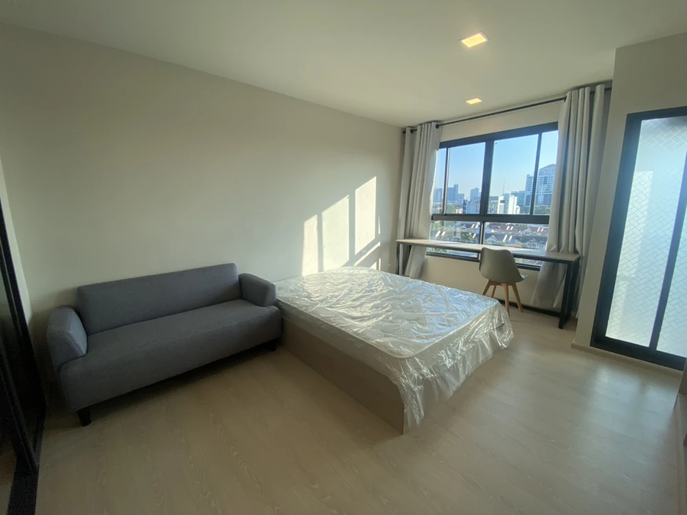 For rent: D Condo Ramkhamhaeng 40. Beautiful, luxurious, and comfortable. Book now!!