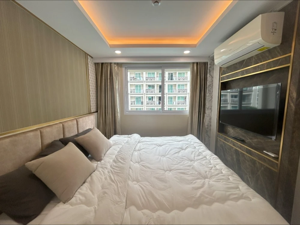 For rent: Dusit Grand Park 2 rooms, ready to move in, furnished, spacious room, comfortable, pool view. Good like this, hurry and reserve now+++