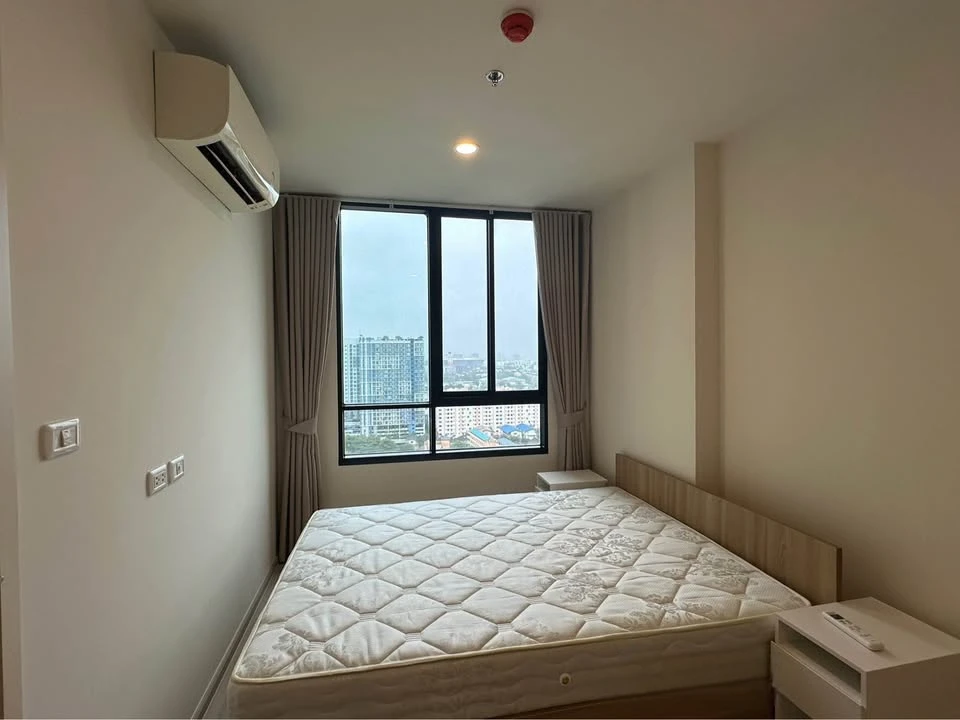 For rent: New Noble Chaengwattana, room size 28 sq m, 21st floor, city view from a high angle, fully equipped with amenities, must book.