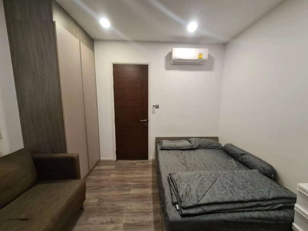 For rent: Brown Condo Ratchada 32, fully furnished, nice to live in, book now, hurry!