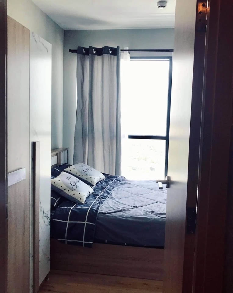 For rent: Brix Condo Charansanitwong 64. Ready to move in. Fully furnished with appliances. Just bring your personal belongings. Don't miss out!