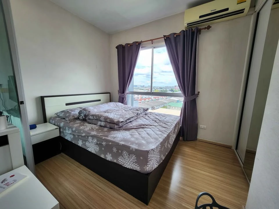 For rent: Plum Condo Bang Yai Station, 8th floor, top floor, next to the fire exit, quiet, no noise from neighboring rooms or rooms above. Reserve now