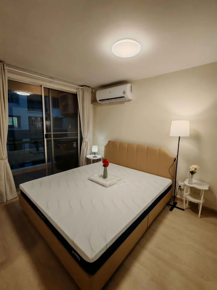 For rent: Parkland Bangna, Building 9, 7th floor. Very spacious room, not cramped at all. Fully furnished. Book now before it's too late!