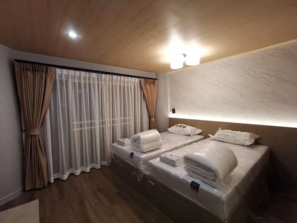For rent: Park Beach (North Pattaya), large room, wide balcony, panoramic sea view from the room, fully furnished, must book.