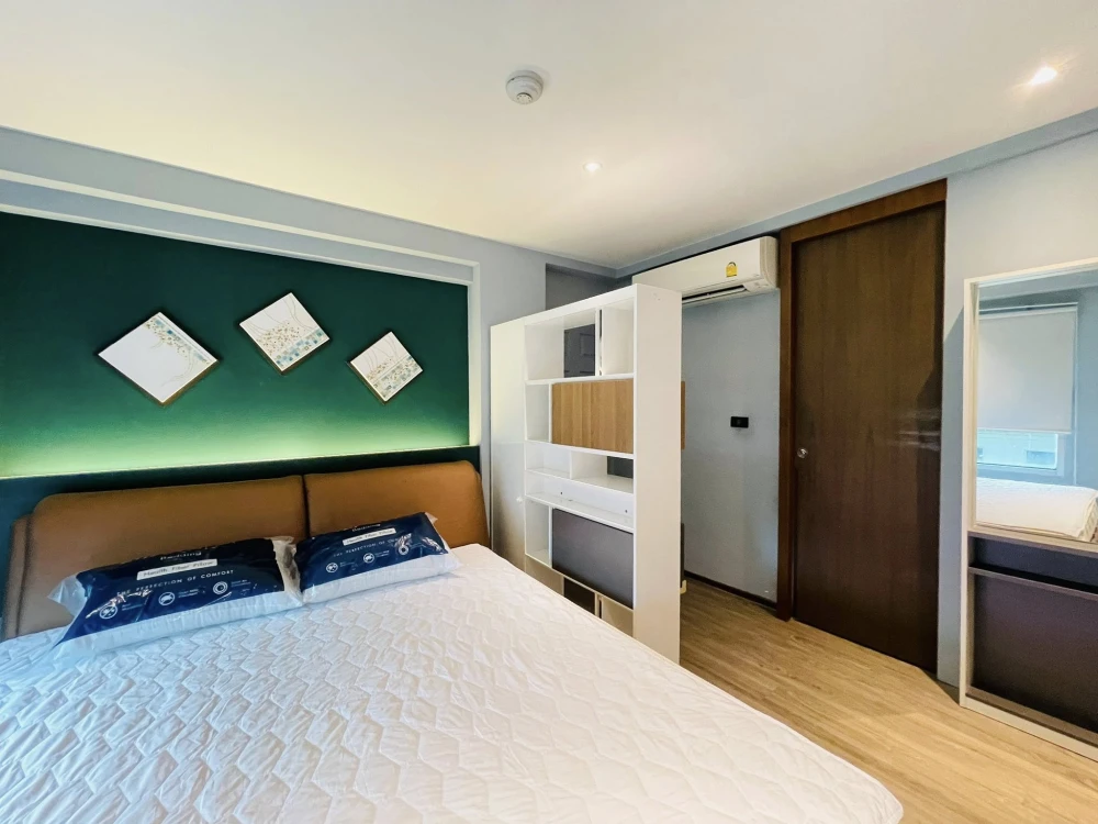 For Rent: Park View Vibhavadi, large room!! 64 sq m. Quiet and uncrowded. Beautifully decorated with built-in furniture. Don't miss out!