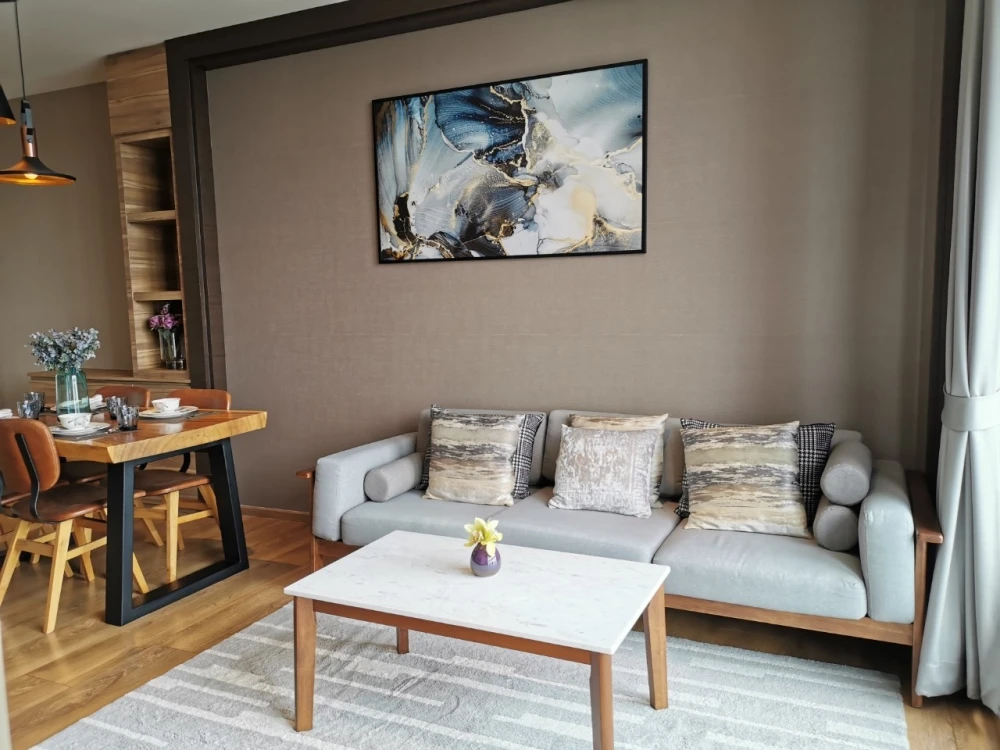 For rent, Park 24 Origin Phrom Phong, 2 bedrooms, 1 bathroom, very high floor, stunning city view, well decorated, don't miss it.