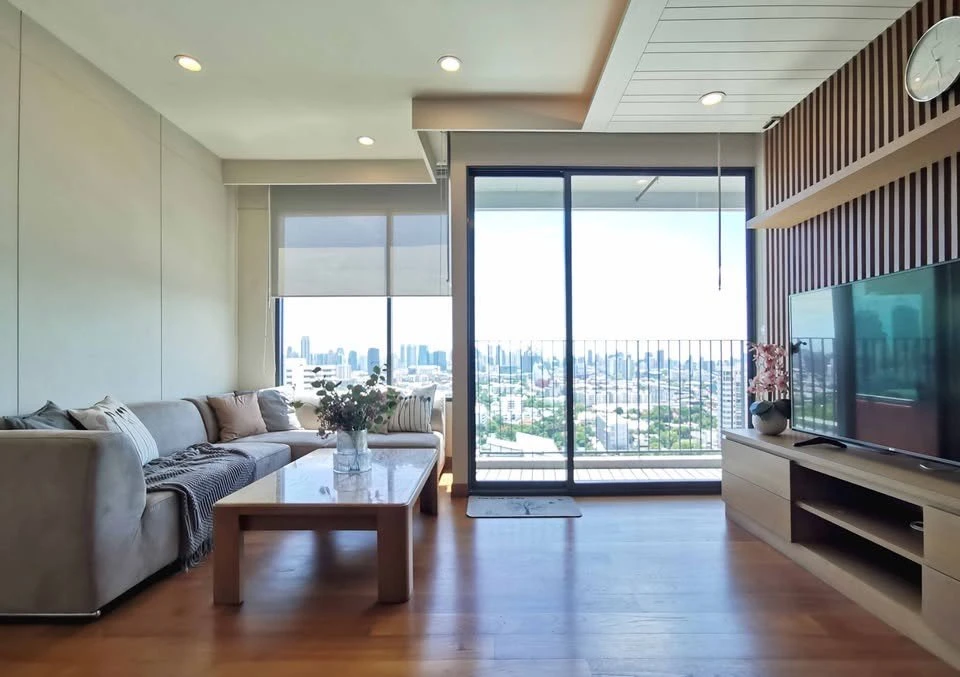For rent: Parco Condominium, Chao Phraya River view, corner room, beautiful view, quiet, fully furnished, reserve now!