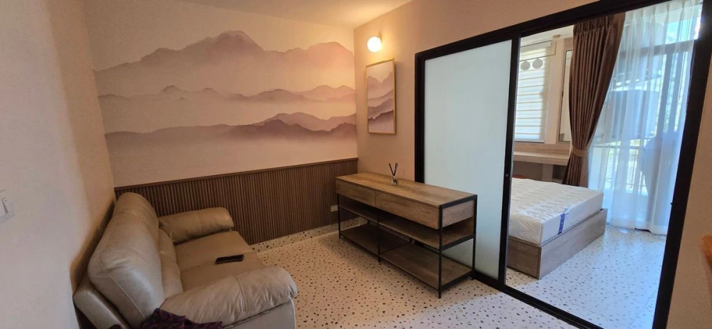 For rent: Pipat Place, 6th floor, fully furnished and equipped with electrical appliances. Reserve now, urgently.