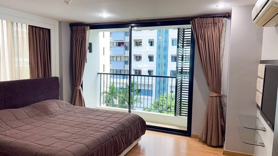 For rent: Fifty Nine Heritage Sukhumvit 59, 2 bedrooms, 1 bathroom, built-in furniture, spacious area, can't you reserve it?
