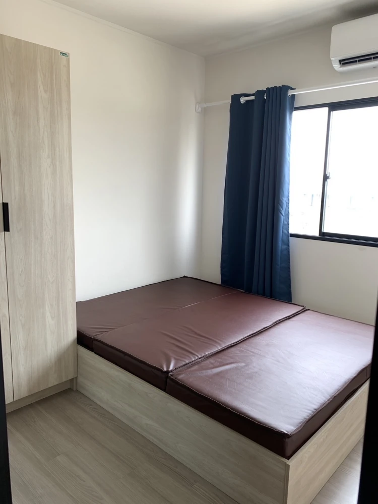 For rent, On Nut-Rama 9, beautiful, clean room.