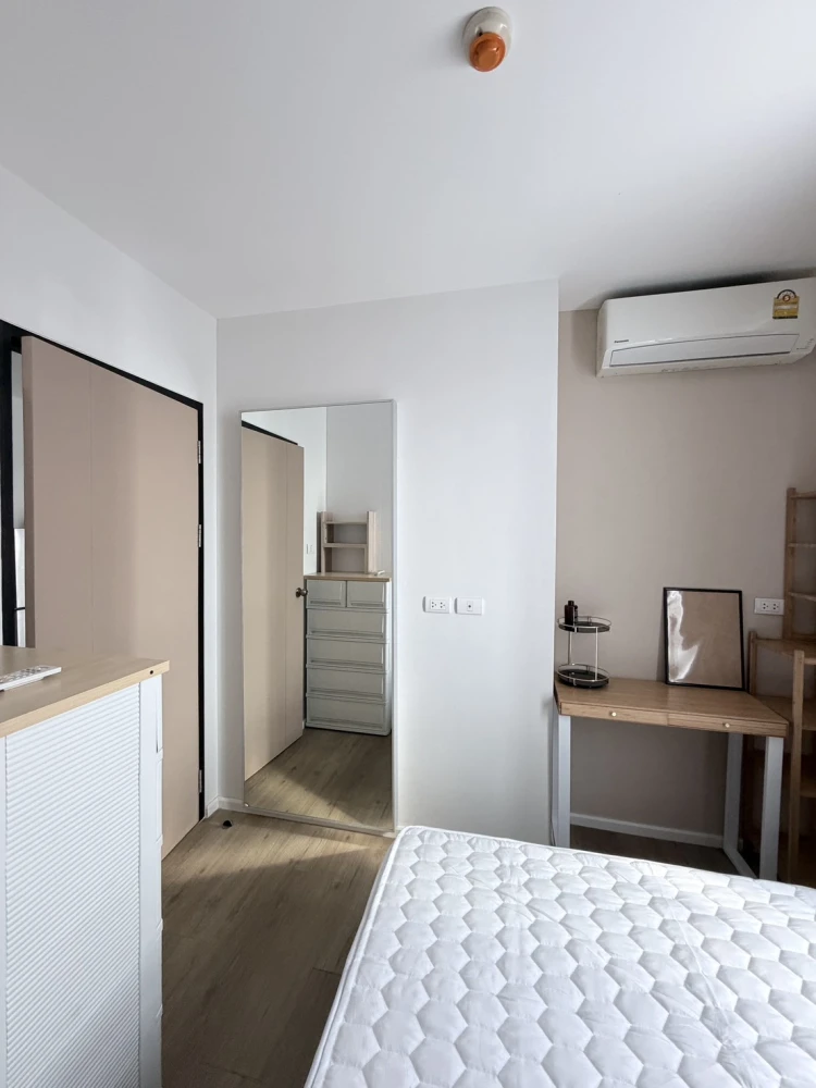 For rent, Ril Condo Rangsit, very beautiful room, decorated in a minimal style, very nice, plus built-in, very tight, don't miss it.