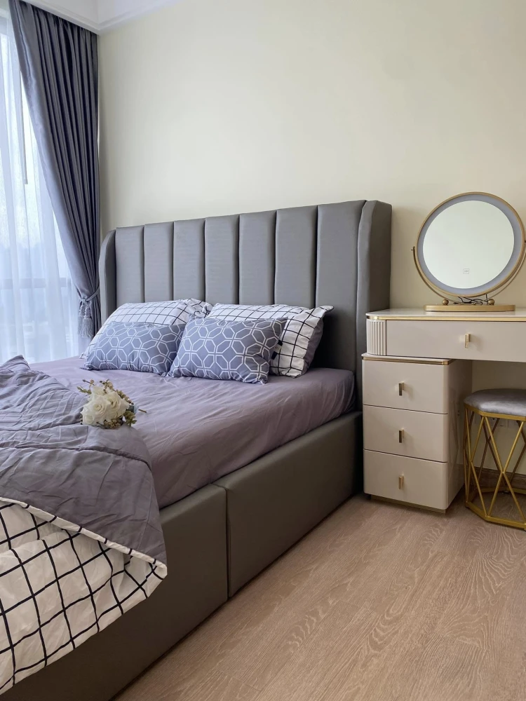 For rent, Regal Condo, beautiful room, 34 sq m., 25th floor, very high floor, beautiful and luxurious built-in furniture, hurry up and grab it.