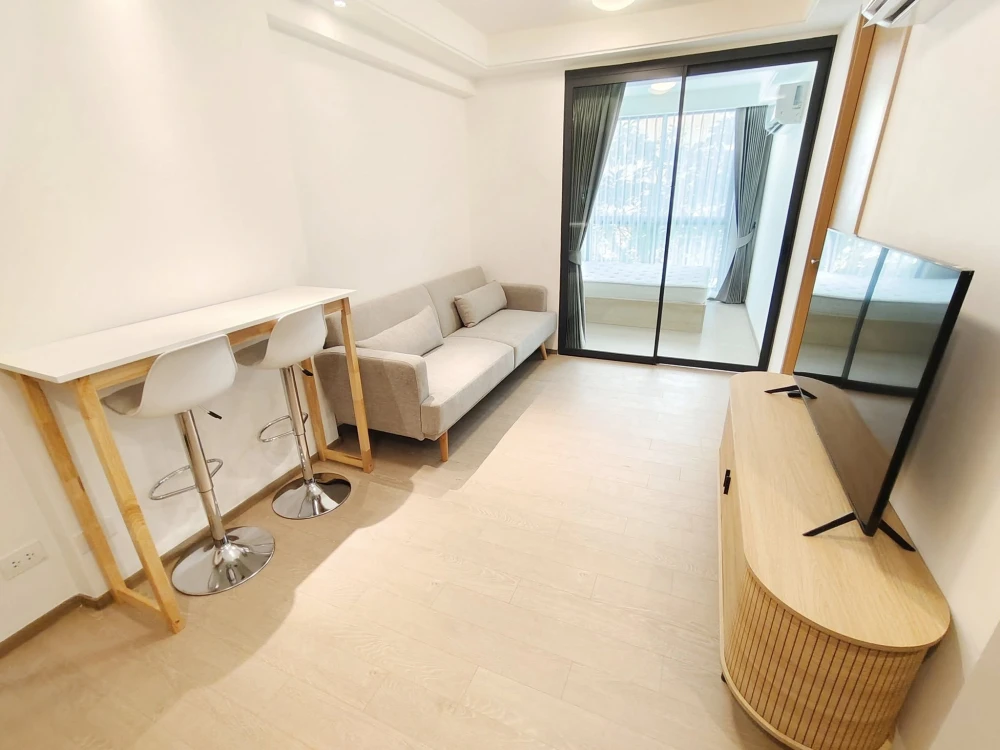 For rent: Regal Srinakarin 40, 3rd floor, spacious area, simply decorated, minimalist Muji Muji, very cute, hurry and book now!