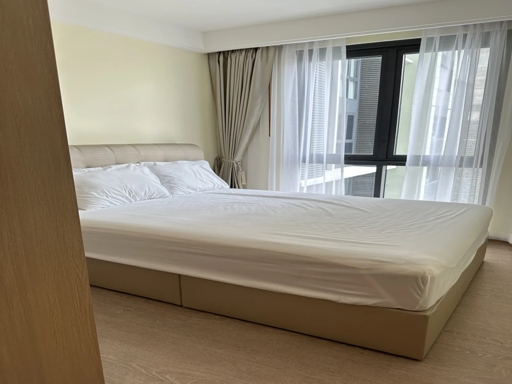 For rent, Retail Sathorn Narathiwat, new room, ready.