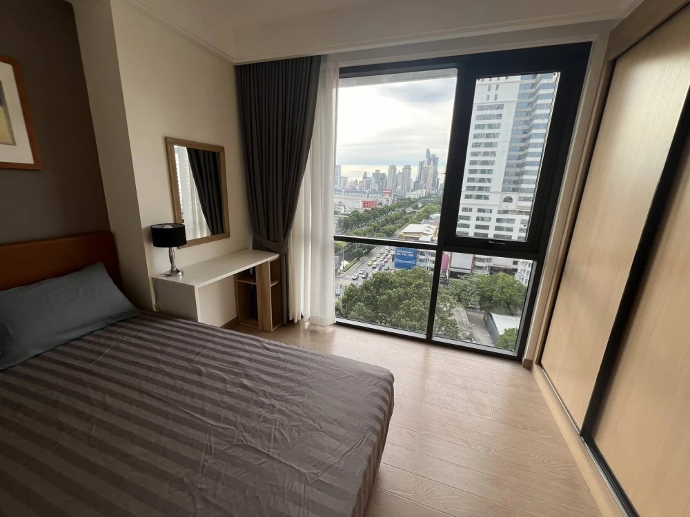For rent: Regal Sathorn Narathiwat, ready to move in.