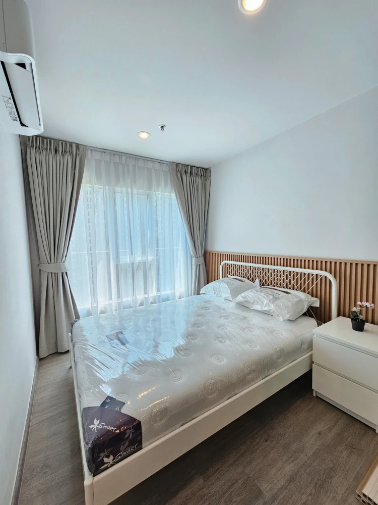 For rent: Regent Home Bangna, beautifully decorated room, 15th floor, swimming pool view, everything here, hurry up and book now, don't miss out.