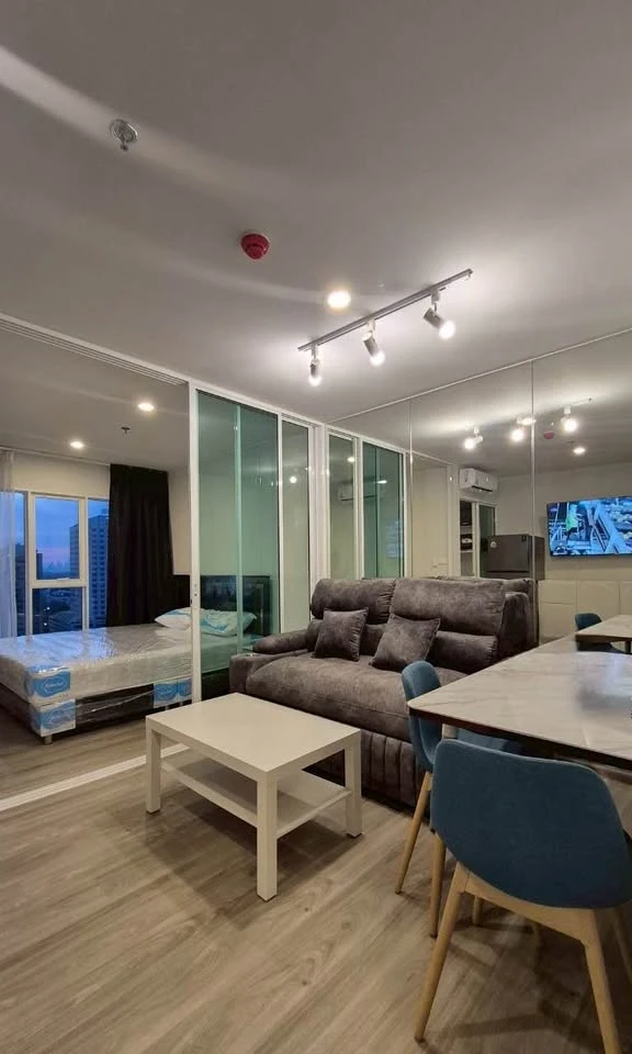 For rent: Regent Home Bangna, excellent floor with stunning, unobstructed Chao Phraya River view. Fully furnished. Don't miss out!