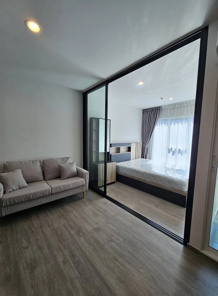For rent: Regent Home Bangna, high floor, pool view, fully furnished, just bring your belongings and move in!