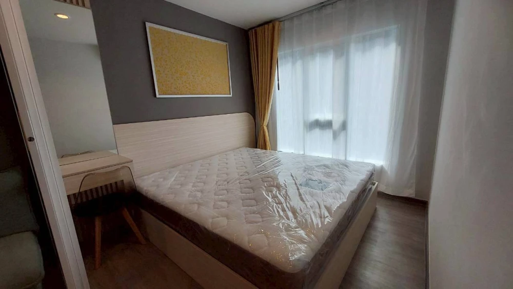 For rent: Regent Home Bangna, Building D, 15th floor, pool view, garden view, room direction is not hot all day, fully furnished, ready to move in.