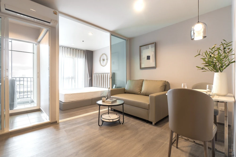 For rent: Regent Home Bangna, open view, not hot, fully furnished and equipped with electrical appliances, beautiful and modern, ready to move in .