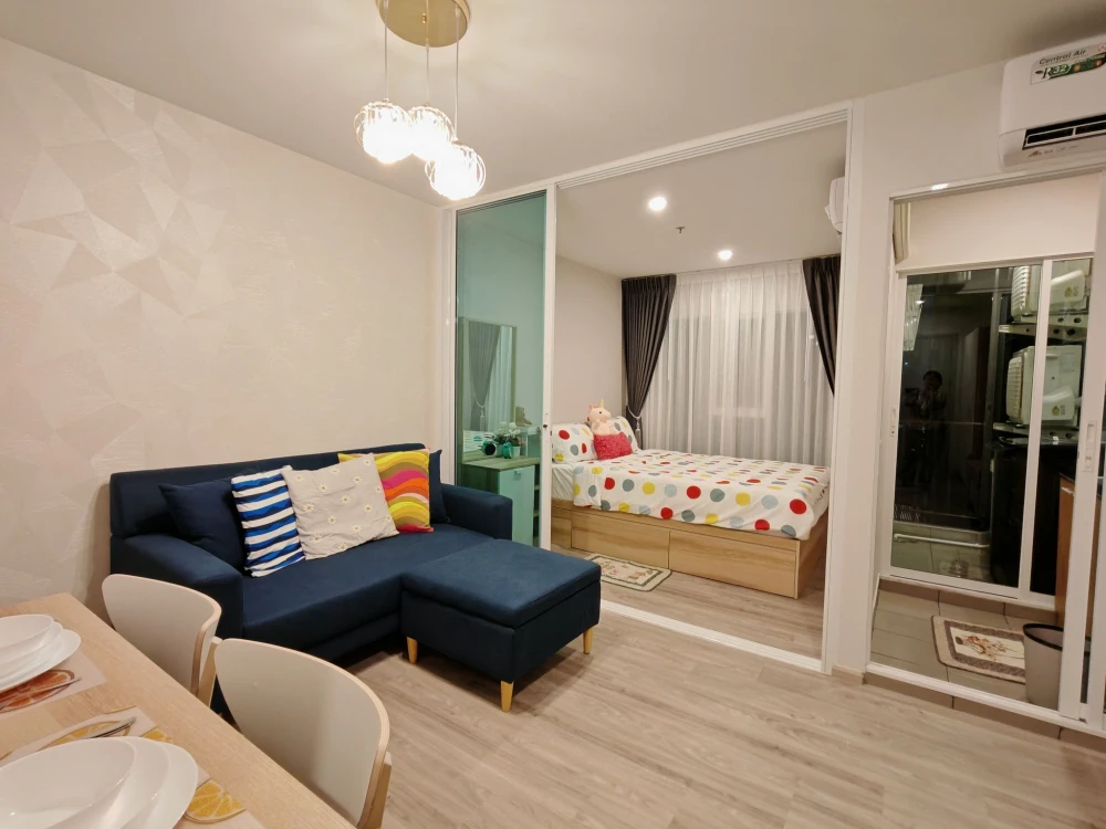 For rent: Regent Home Bangna, a nice room on the 11th floor with a high view, complete with furniture and appliances. Hurry and book before you miss o