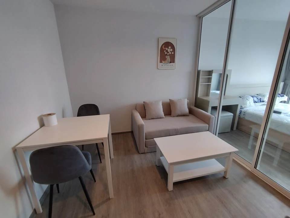 For rent: Regent Home Bangna, very high floor unit with unobstructed view, fully furnished and ready to move in.