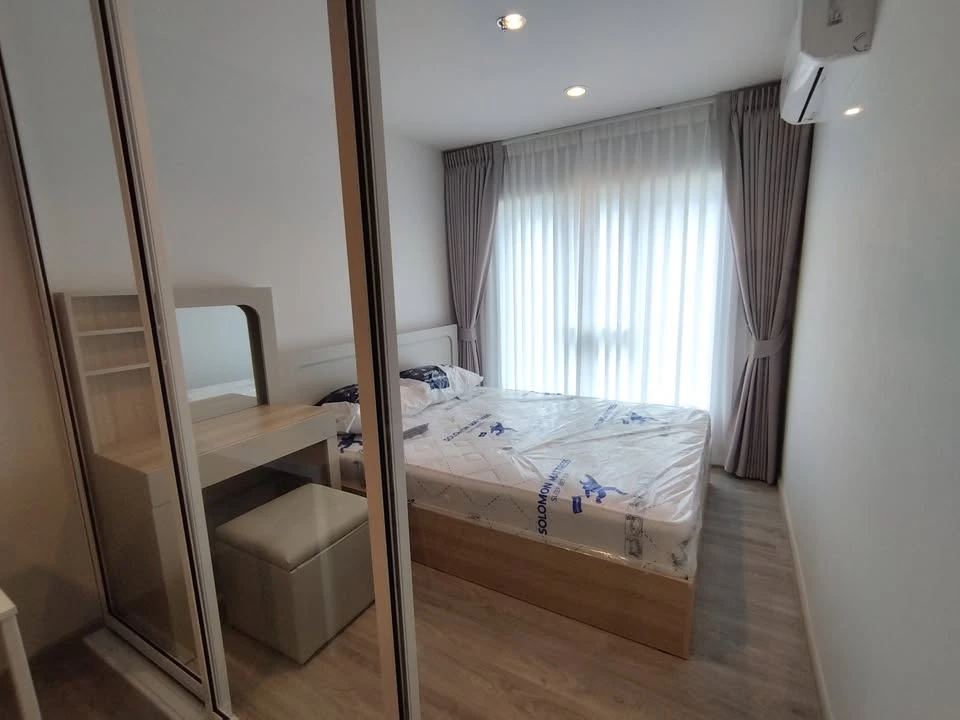 For rent: Regent Home Bangna, 6th floor unit. Relaxing atmosphere, pool view, fully furnished and ready to move in.