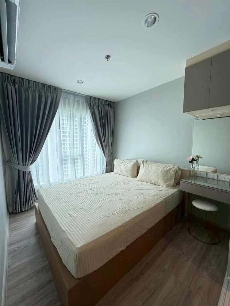 For rent: Regent Home Bangna, 21st floor, stunning city view from the top floor. Fully furnished with appliances. Book now, don't wait!