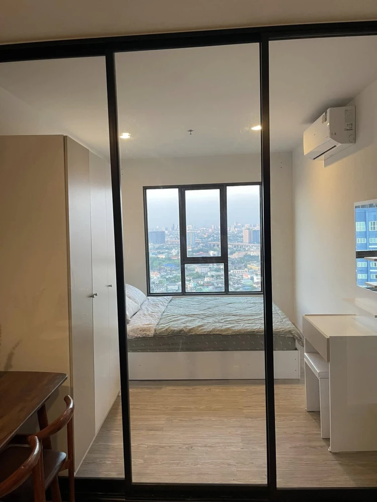 For rent: Regent Home Wutthakat, fully furnished apartment, high floor. Book now before it's too late!